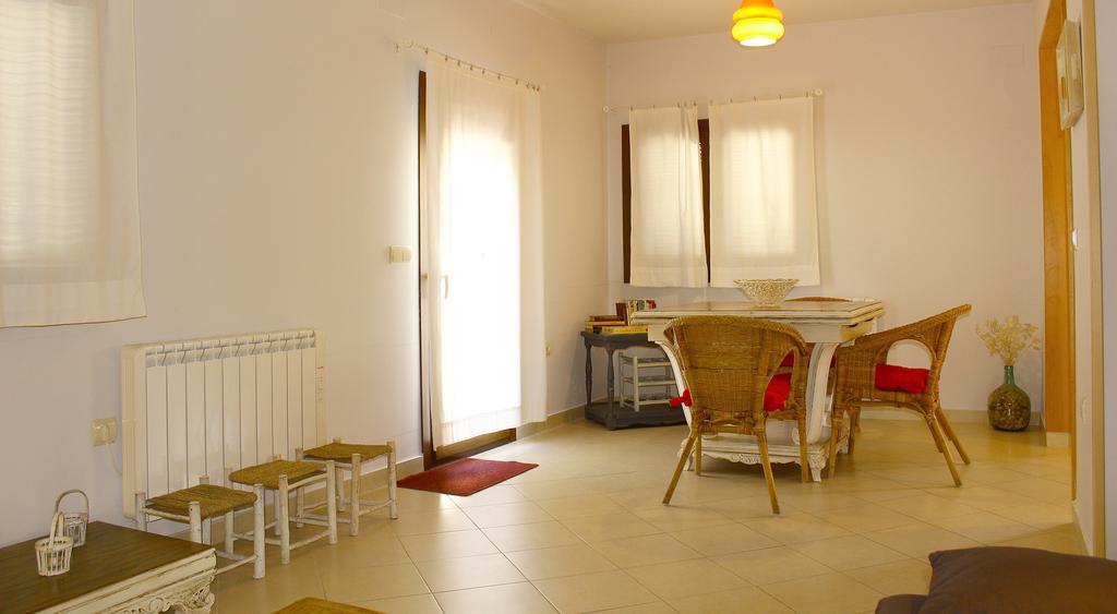 Apartamentos Puenteviejo 아레나스 데 산 페드로 객실 사진